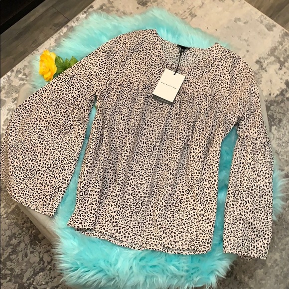 New! Baby Leopard Print Bell Sleeved Top Medium - Picture 3 of 5